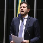 Câmara aprova projeto que ajusta Lei Orçamentária aos gastos com a nova licença-paternidade