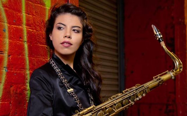 Saxofonista chilena: Tradição e Inovação