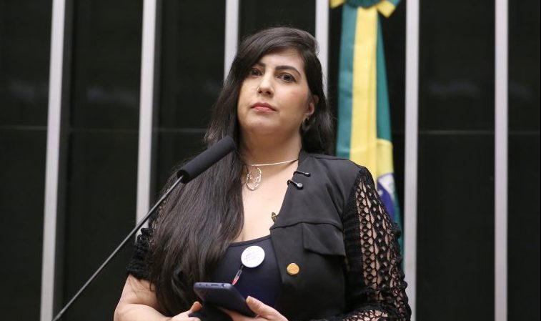 Homenagem ao Dia Internacional da Mulher. Participante, Bárbara.