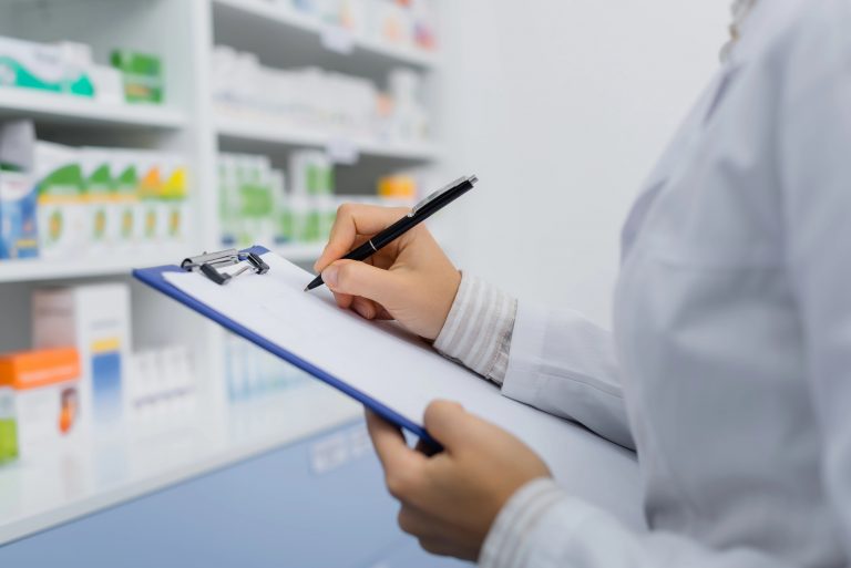 Piso salarial de farmacêutico será tema de debate na próxima terça