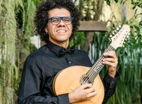 Artista de Brasília celebra o legado de Milton Nascimento