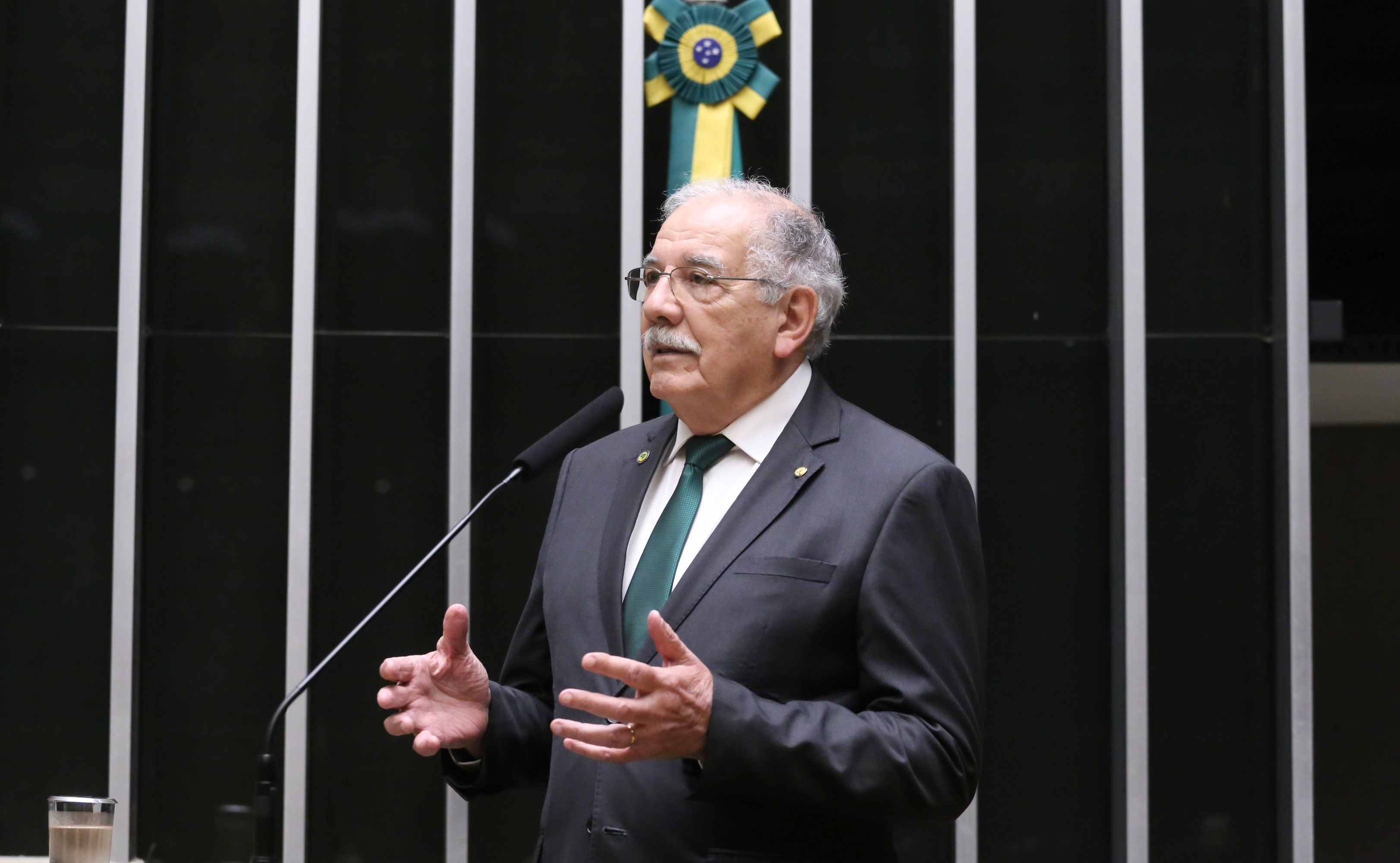 Dr. Luiz Ovando