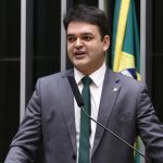 Projeto criminaliza criação e divulgação de deepfakes eleitorais