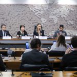 Saúde mental de jornalistas exige mais estudos, aponta Conselho de Comunicação