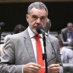 Comissão aprova proibição de reuso de embalagens de tintas imobiliárias
