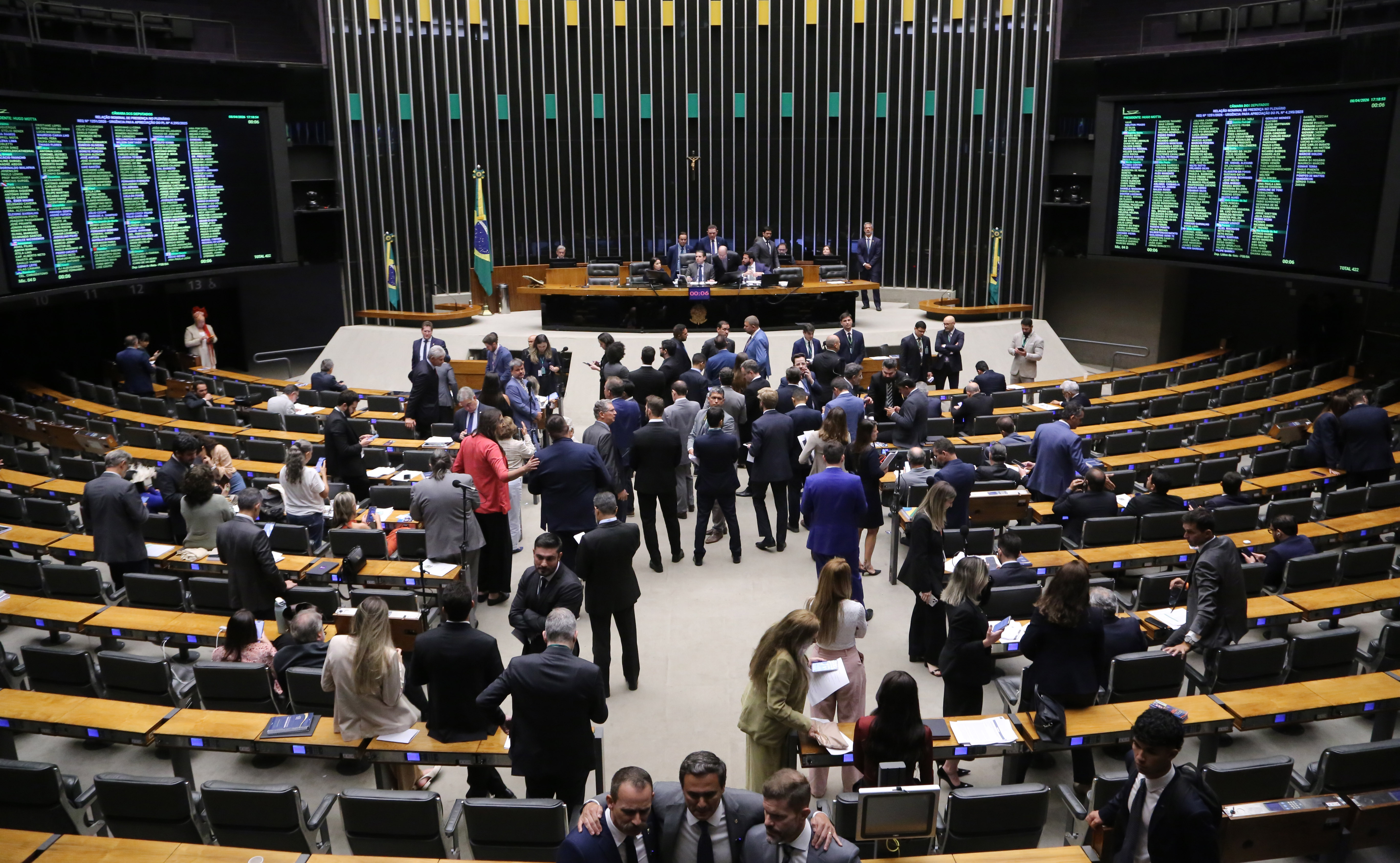 Câmara aprova em 1º turno PEC que garante recursos mínimos para assistência social Câmara aprova em 1º turno PEC que garante recursos mínimos para assistência social
