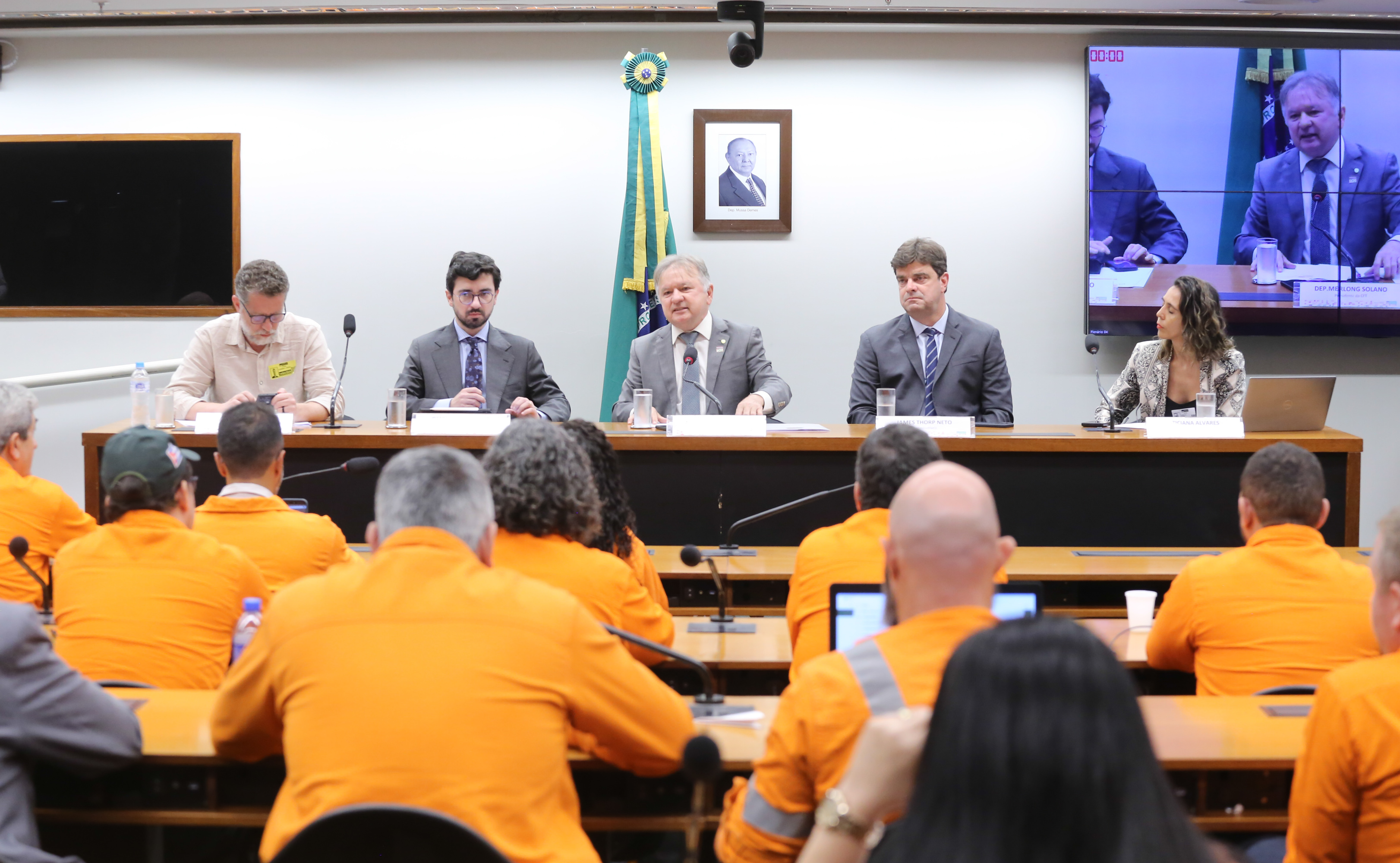 Petrobras e postos negam responsabilidade pela alta dos combustíveis Petrobras e postos negam responsabilidade pela alta dos combustíveis