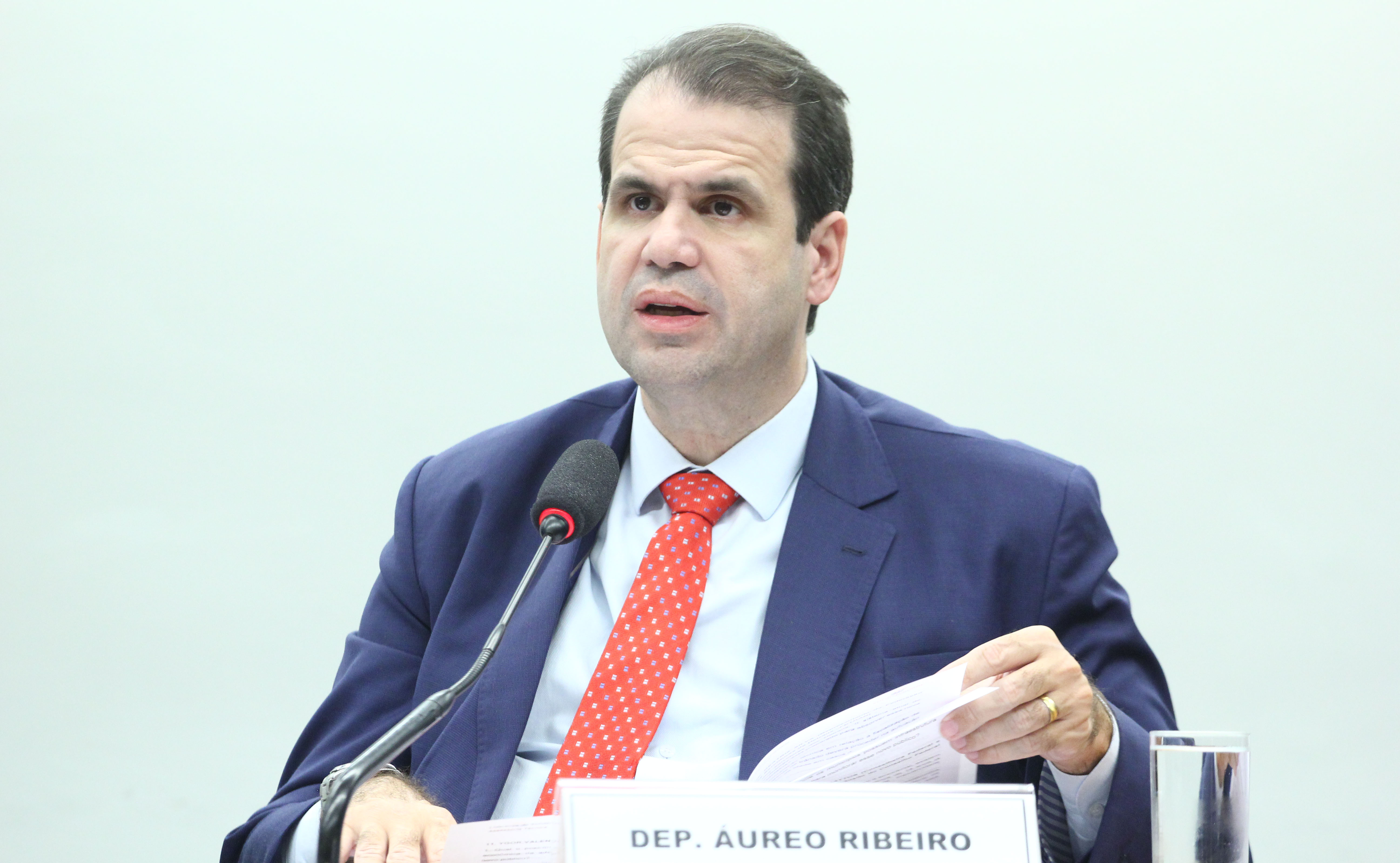Câmara aprova a troca do símbolo internacional de acessibilidade Câmara aprova a troca do símbolo internacional de acessibilidade