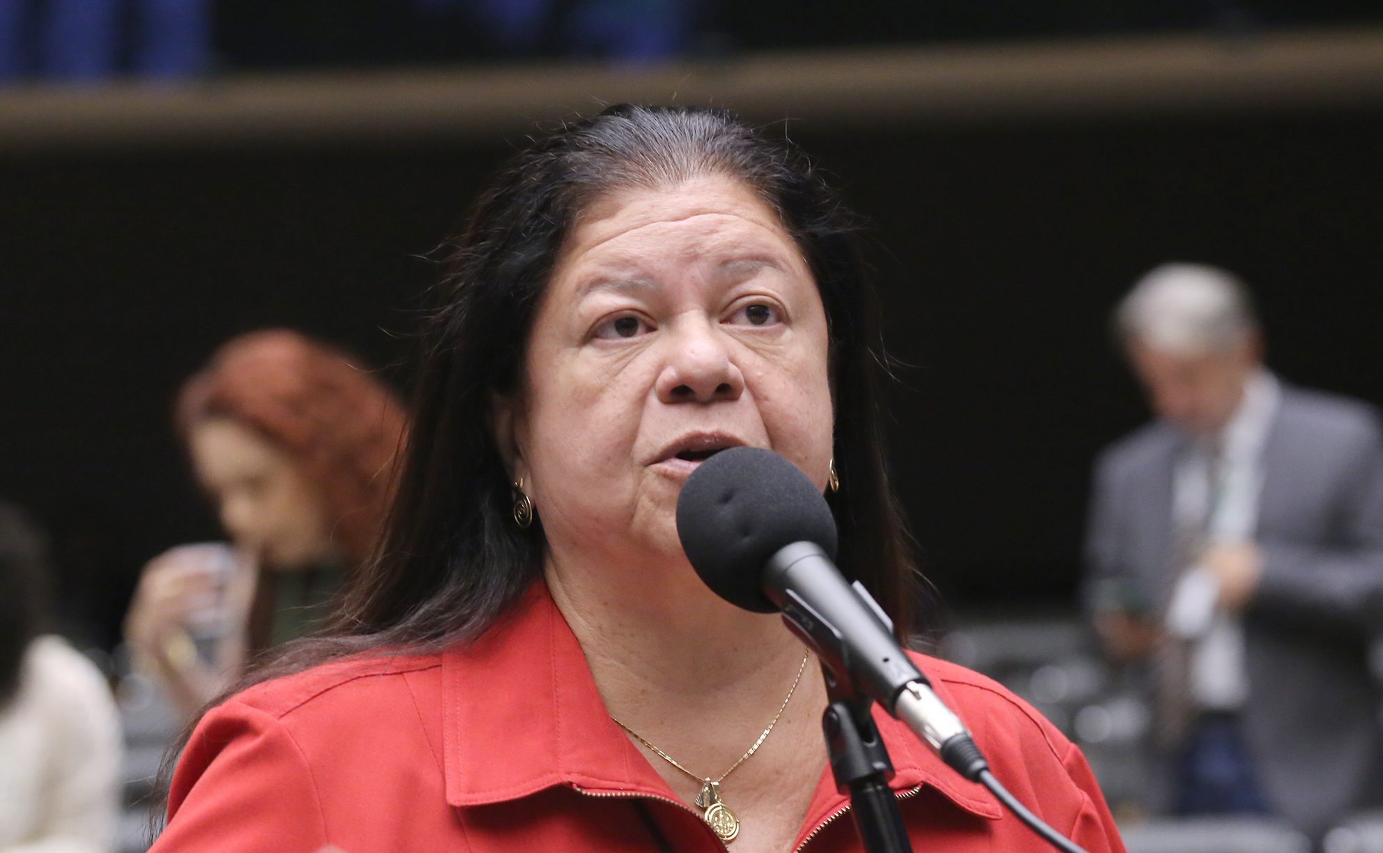 Comissão aprova jornada de 30 horas semanais para assistentes sociais Comissão aprova jornada de 30 horas semanais para assistentes sociais