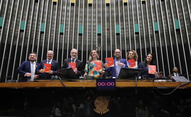 Homenagem ao Dia Mundial do Livro.