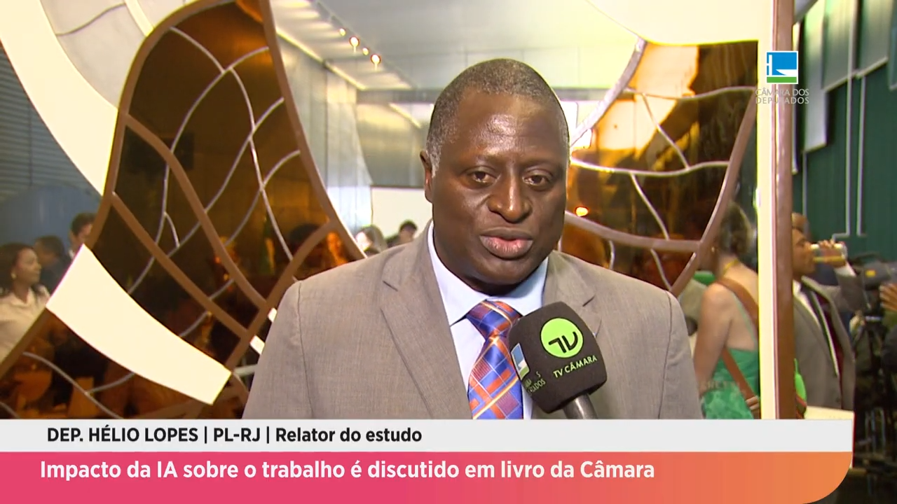 Impacto da IA sobre o trabalho é discutido em livro da Câmara