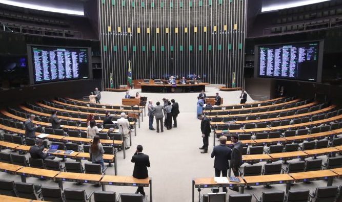 Discussão e votação de propostas legislativas