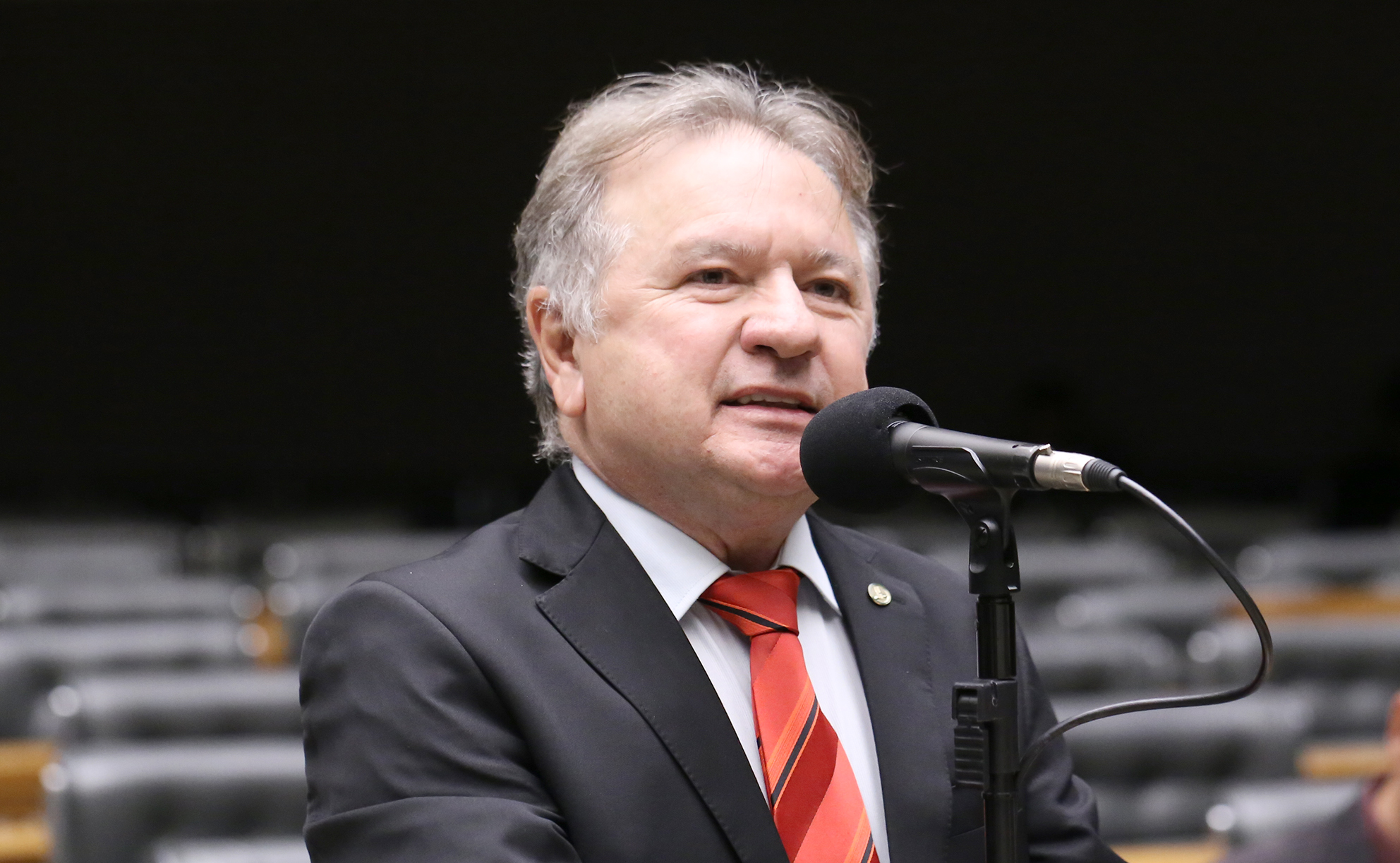 Comissão aprova criação de programa nacional de combate ao câncer Comissão aprova criação de programa nacional de combate ao câncer