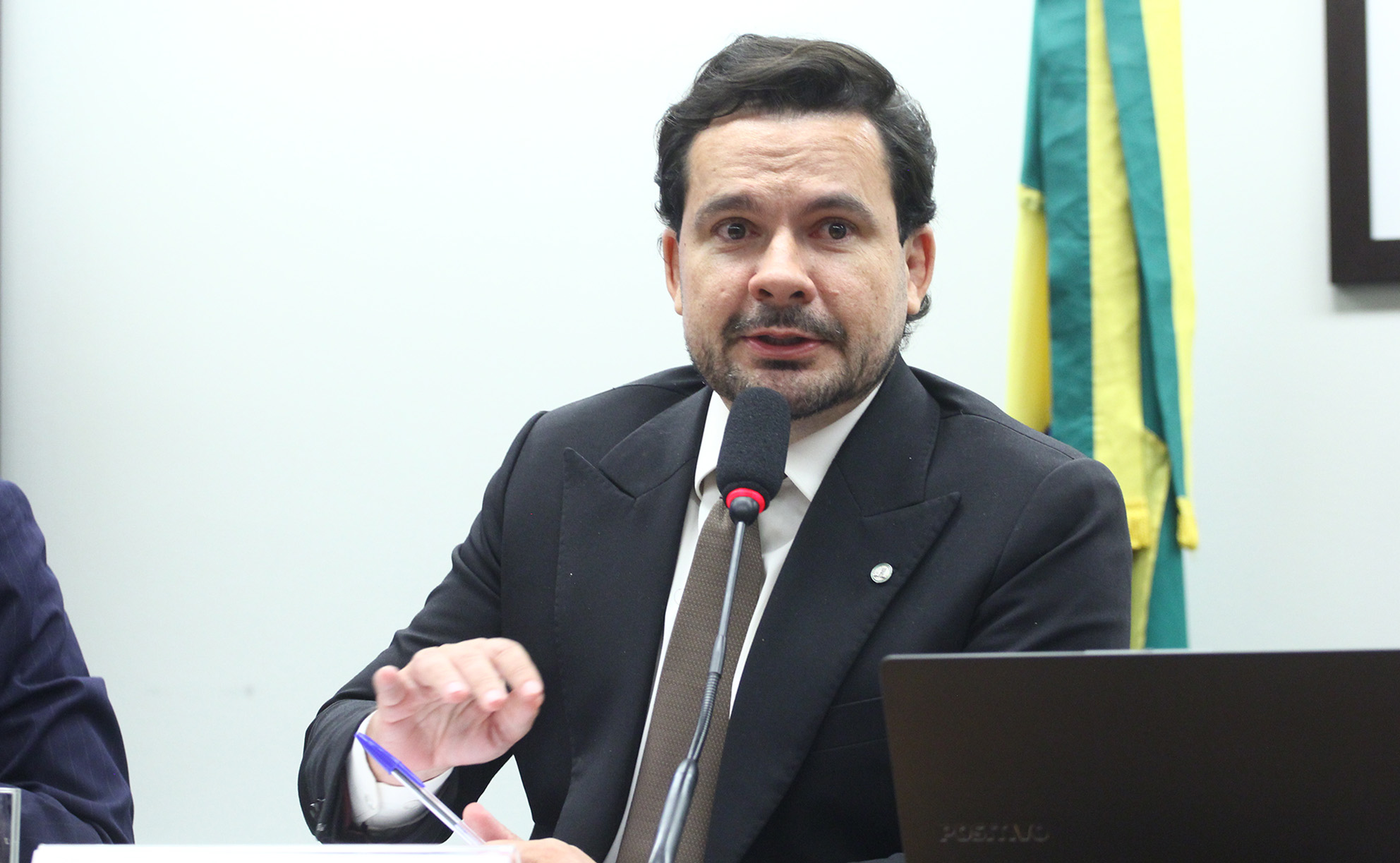 Comissão aprova projeto que acelera a venda de bens apreendidos do crime organizado Comissão aprova projeto que acelera a venda de bens apreendidos do crime organizado