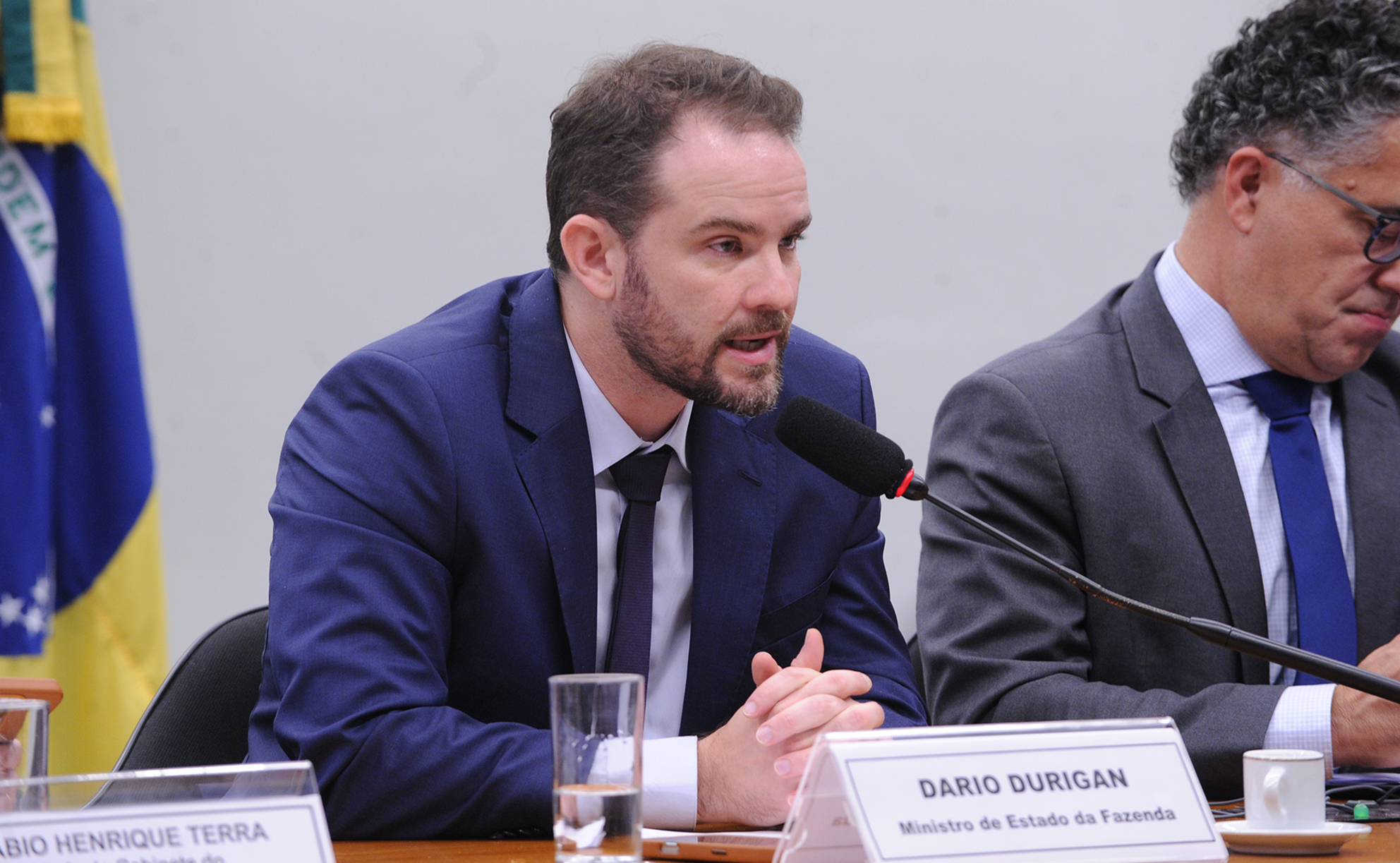 Ministro da Fazenda defende fim da jornada 6×1 em debate na Câmara dos Deputados Ministro da Fazenda defende fim da jornada 6×1 em debate na Câmara dos Deputados