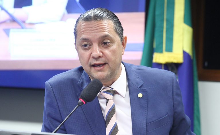 Comissão aprova cordão de fita roxa como símbolo para identificar pessoas com Alzheimer – Notícias