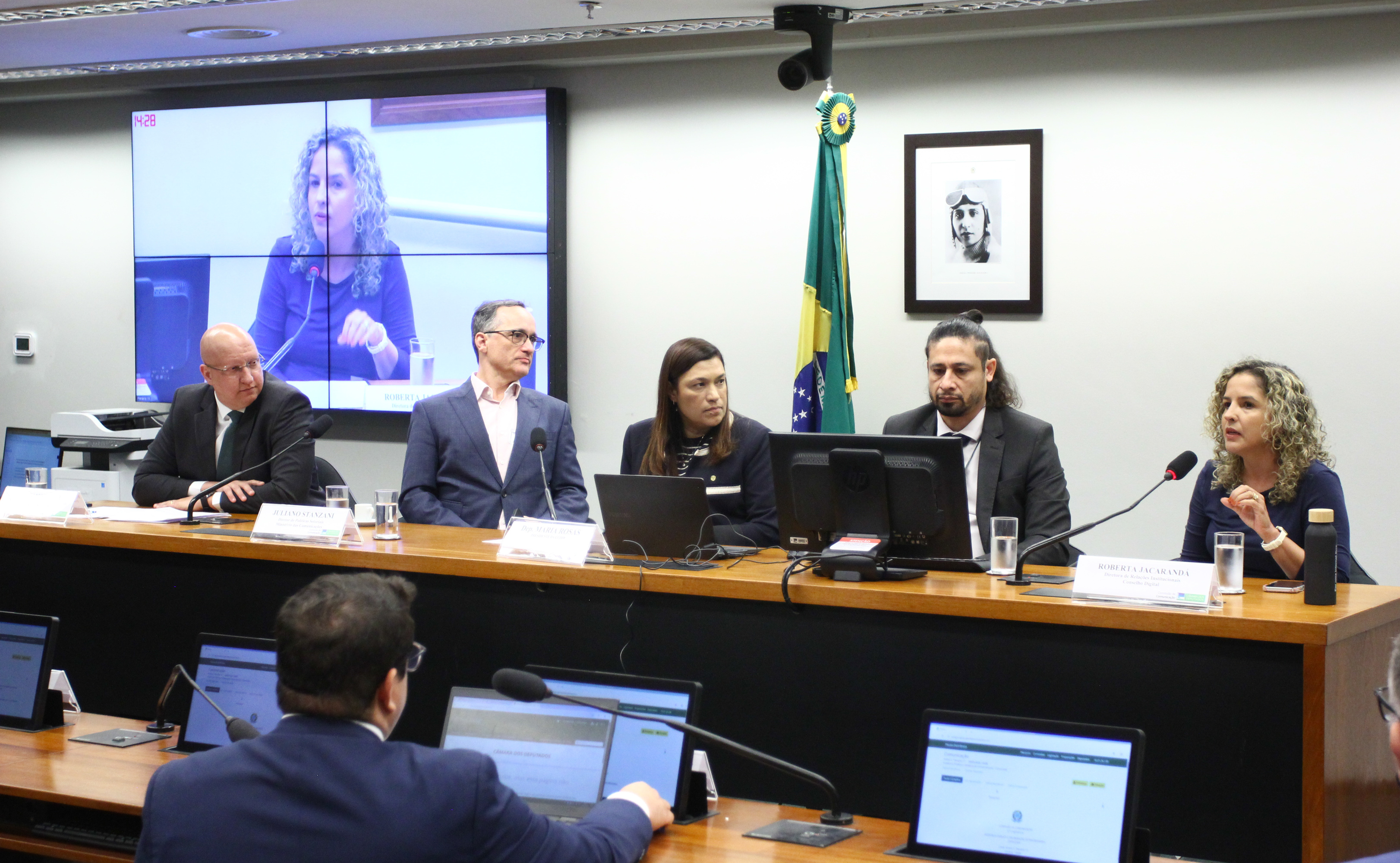 Plataformas relatam desafio técnico para cumprir regras eleitorais sobre IA e fake news Plataformas relatam desafio técnico para cumprir regras eleitorais sobre IA e fake news