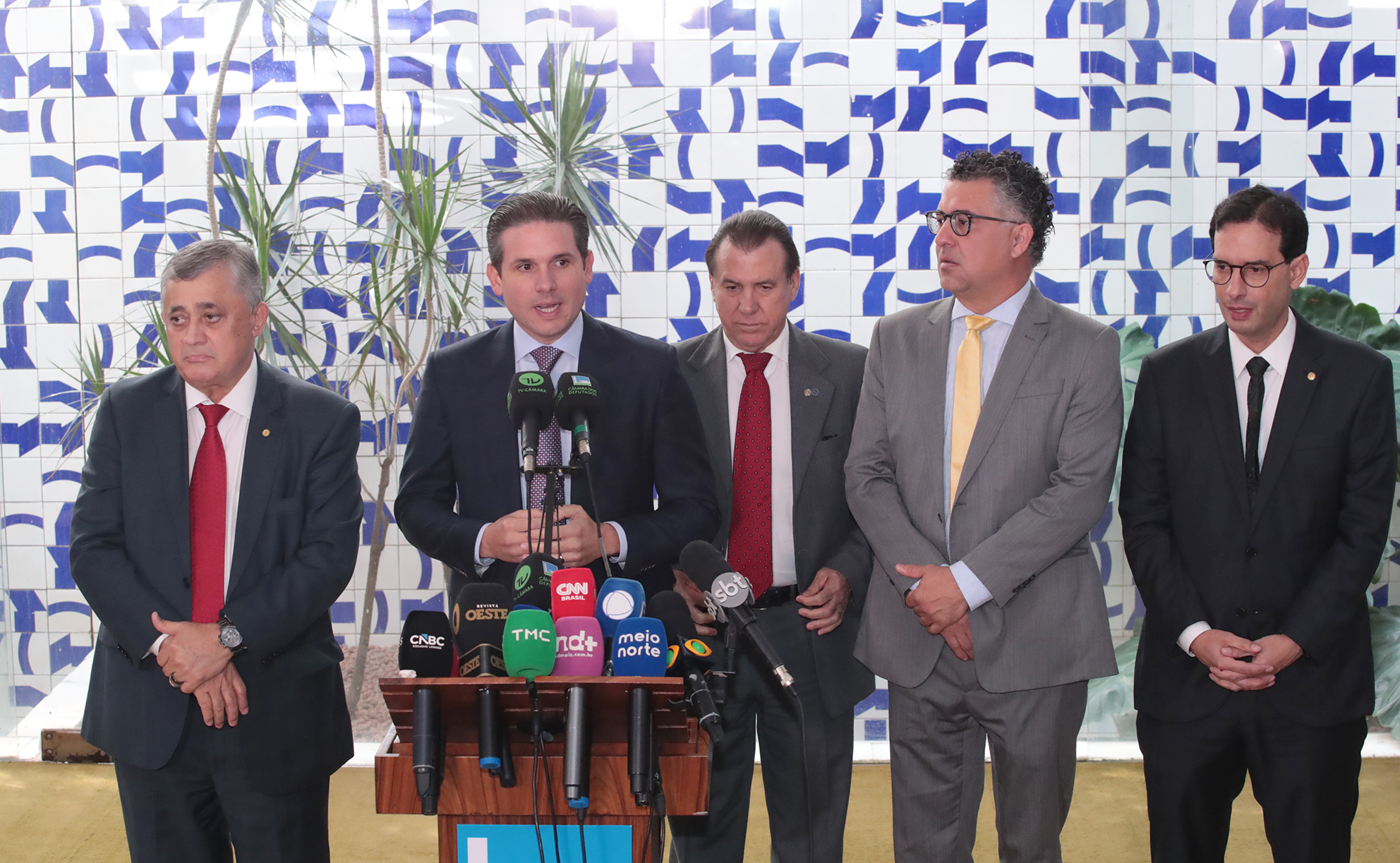 Fim da escala 6x1: Hugo Motta anuncia pontos inegociáveis