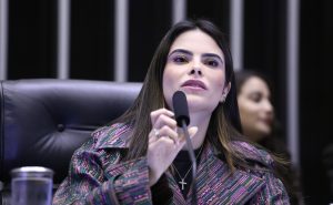 Yandra Moura
