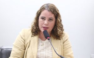 Nely Aquino