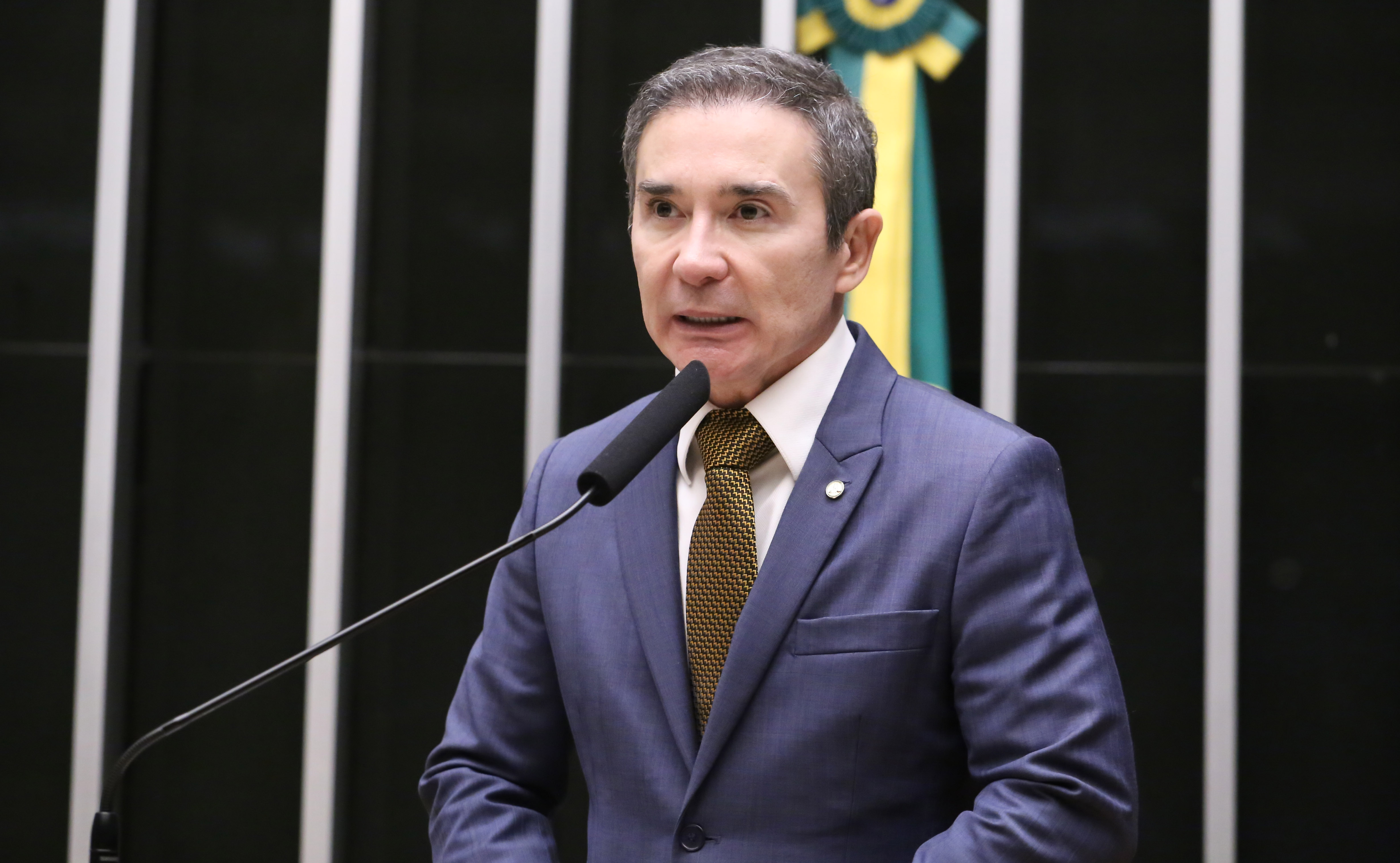 Comissão aprova fomento a curso gratuitos de Libras em universidade para família de pessoa com deficiência auditiva Comissão aprova fomento a curso gratuitos de Libras em universidade para família de pessoa com deficiência auditiva