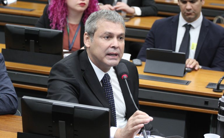 Audiência Pública - Situação da BR-393 no trecho entre Jamapará (Sapucaia/RJ) e Volta Redonda/RJ. Dep. Lindbergh Farias (PT-RJ)