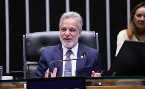 Carlos Zarattini