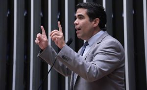 Ricardo Ayres