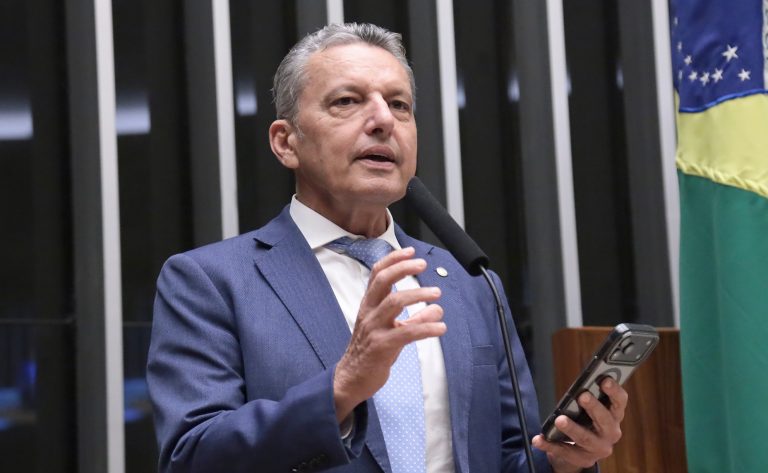 Charles Fernandes (PSD/BA) - Projeto regulamenta aposentadoria especial de agentes comunitários de saúde e endemias