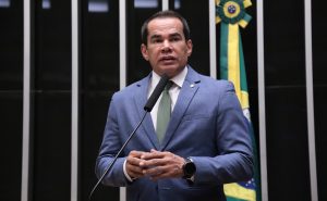 Defensor Stélio Dener