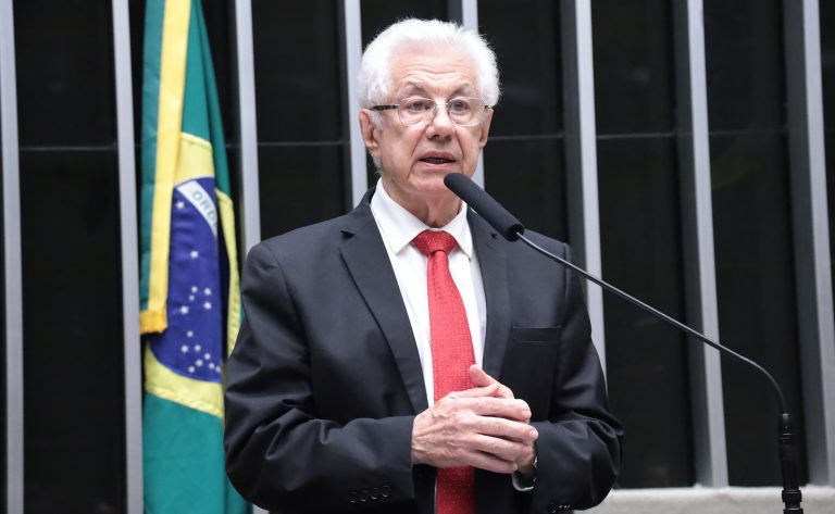 Discussão e votação de propostas legislativas. Dep. Arlindo Chinaglia (PT - SP)
