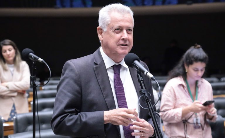 Rodrigo Rollemberg (PSB/DF) - Projeto proíbe bets em todo o país
