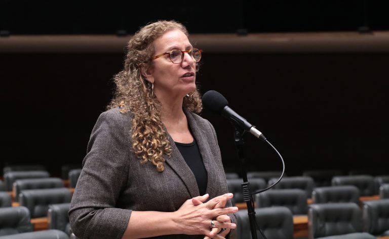 Câmara aprova MP que reduz prazo de benefício fiscal para importadores de cacau