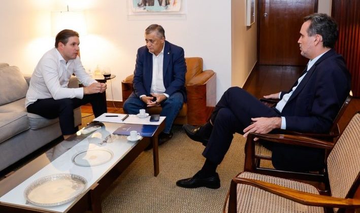 Motta se reuniu ontem com os ministros do Planejamento ,Bruno Moretti, e da Secretaria de Relações Institucionais, José Guimarães.