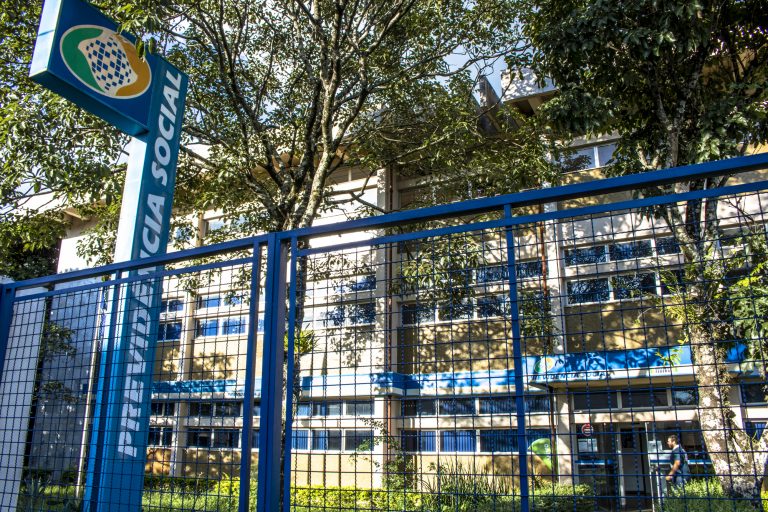 Crédito Extra de R$12,7 Bi: INSS Compensará Descontos Indevidos em Benefícios
