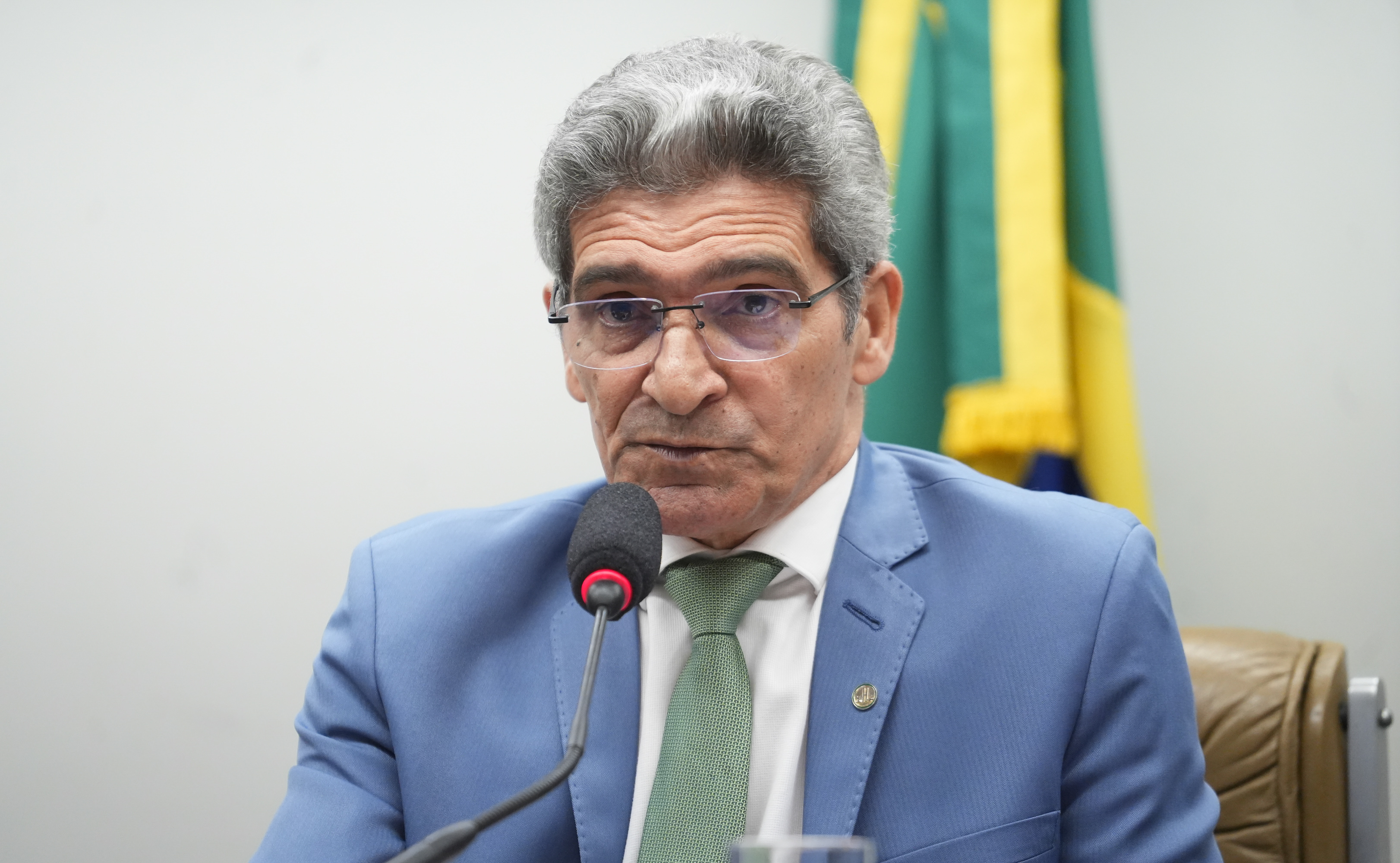 Comissão aprova acúmulo de seguro-defeso com trabalho temporário de até um salário mínimo Comissão aprova acúmulo de seguro-defeso com trabalho temporário de até um salário mínimo