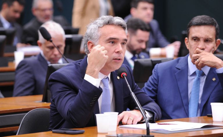 Comissão aprova projeto que obriga escolas a promover ambiente de trabalho seguro para professores – Notícias Comissão aprova projeto que obriga escolas a promover ambiente de trabalho seguro para professores – Notícias
