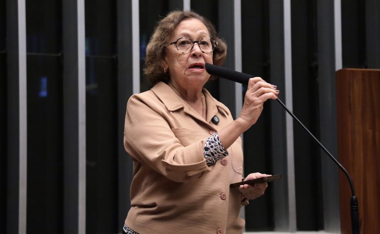 CCJ aprova projeto que obriga uso de hora-aula no cálculo da jornada de professores – Notícias CCJ aprova projeto que obriga uso de hora-aula no cálculo da jornada de professores – Notícias
