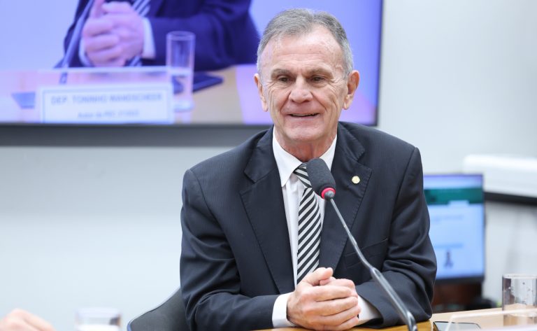 Discussão e votação do parecer do relator. Dep. Toninho Wandscheer (PP - PR)