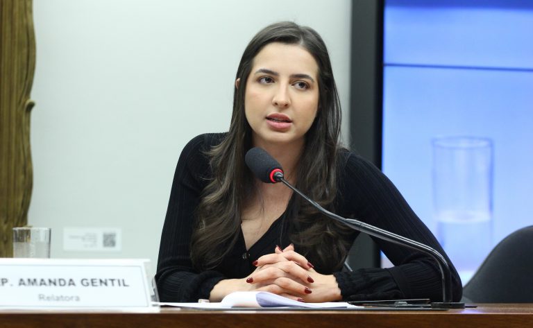 Projeto cria sistema para monitorar medidas protetivas e suspender porte de arma de agressor – Notícias Projeto cria sistema para monitorar medidas protetivas e suspender porte de arma de agressor – Notícias