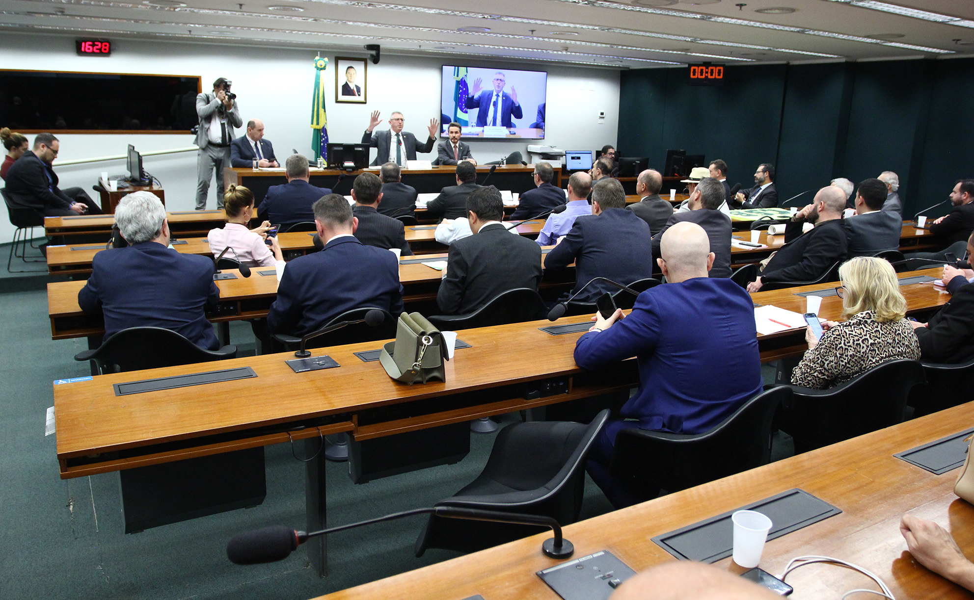 Produtores independentes e aumento da carga tributária preocupam cadeia produtiva do tabaco Produtores independentes e aumento da carga tributária preocupam cadeia produtiva do tabaco