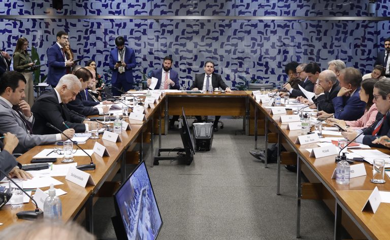 Líderes adiam votação de projeto sobre misoginia por falta de consenso