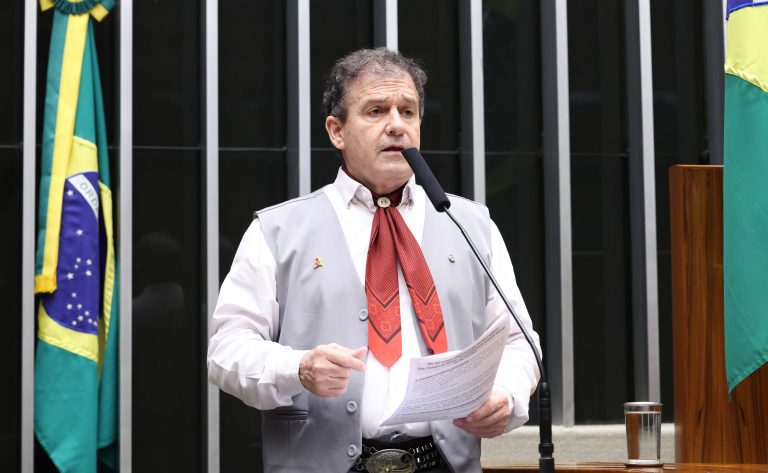 Projeto cria política de incentivo à irrigação para pequenos e médios produtores