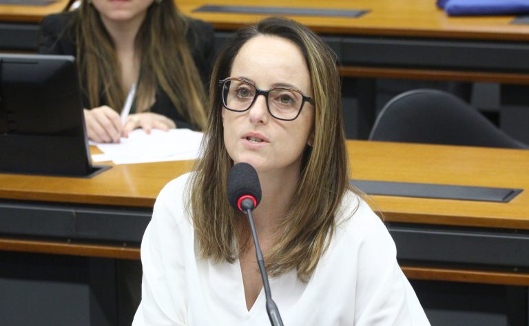 Audiência Pública - Impactos das bets. Diretora-executiva do Laboratório de Direitos Humanos e Novas Tecnologias, Letícia Ferraz.