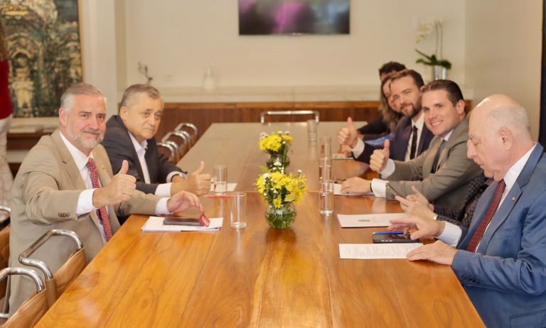 Motta anuncia acordo com o governo sobre dívidas dos produtores rurais Motta anuncia acordo com o governo sobre dívidas dos produtores rurais