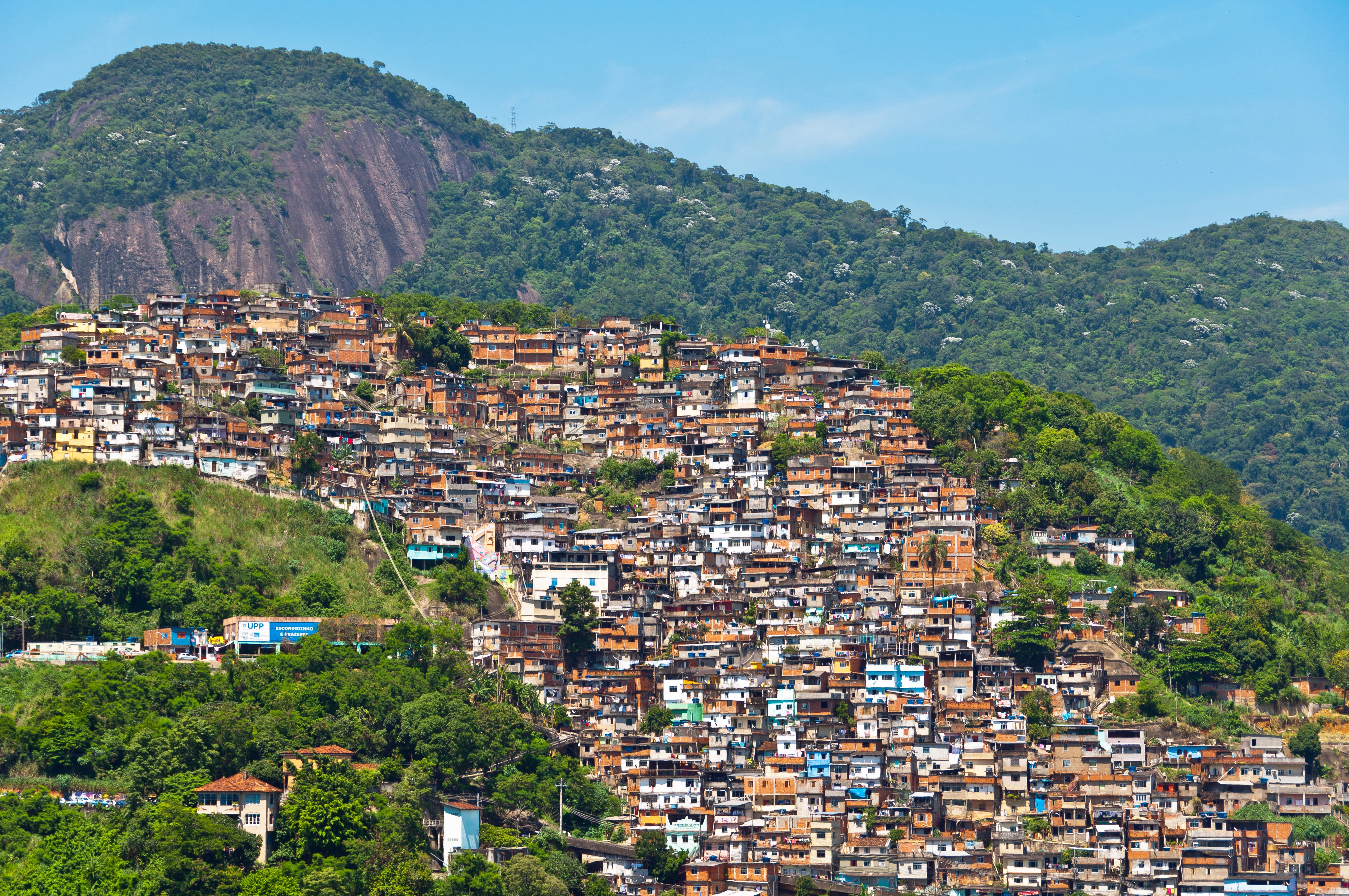 Favelas; salas vips; migração; arquitetura